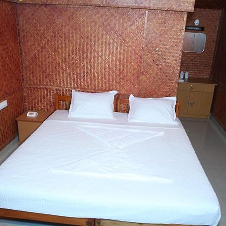 Savithri Inn Bamboo Cottages & Resorts Varkala Quarto foto